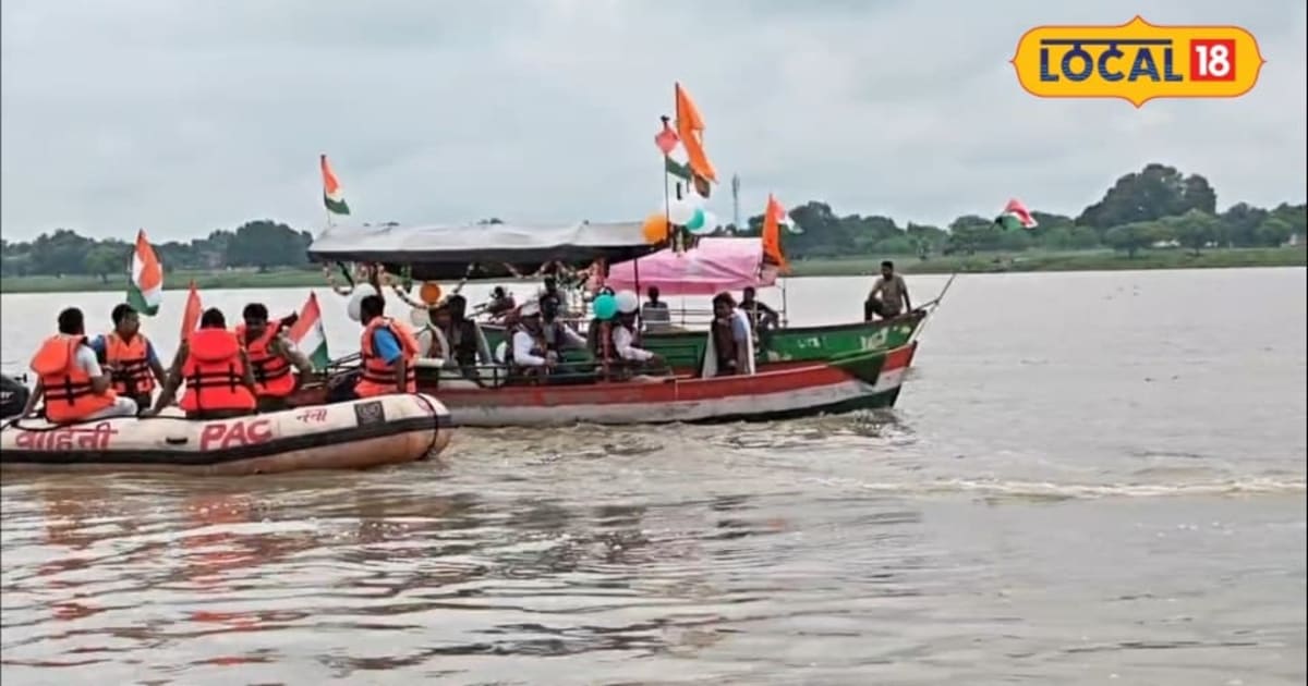 मिर्जापुर में उफनती गंगा के बीच हुआ पारंपरिक नौका प्रतियोगिता, निषाद समाज ने दिखाया हुनर