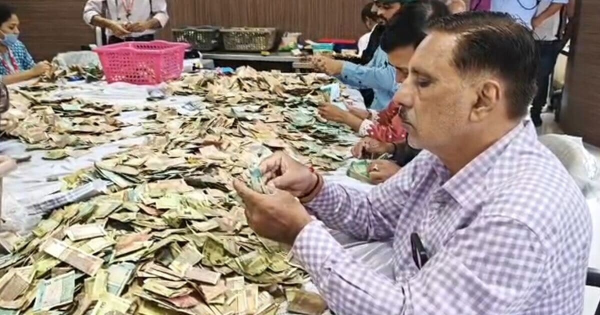 खजराना गणेश मंदिर में दान का 'महा-रिकॉर्ड', 5 महीने में चढ़ावा 35.5% बढ़ा, पेटियों से मिले इतने करोड़