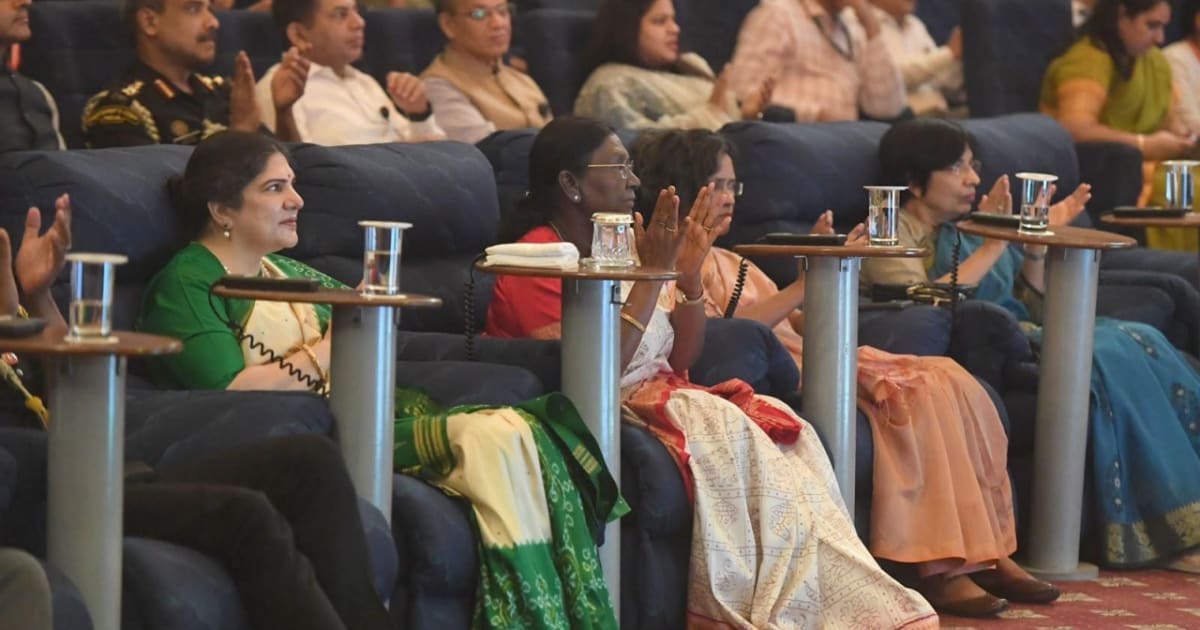 राष्ट्रपति भवन में गूंजी धमतरी के मांदर की थाप
