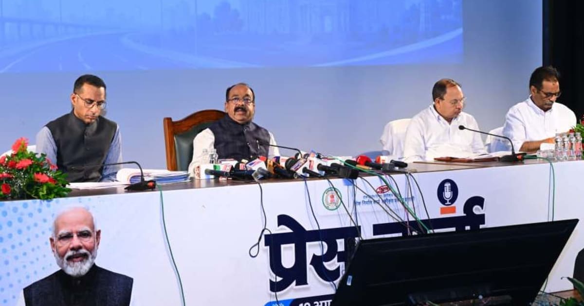 उप मुख्यमंत्री श्री साव ने लोक निर्माण विभाग के कार्यों की दी जानकारी