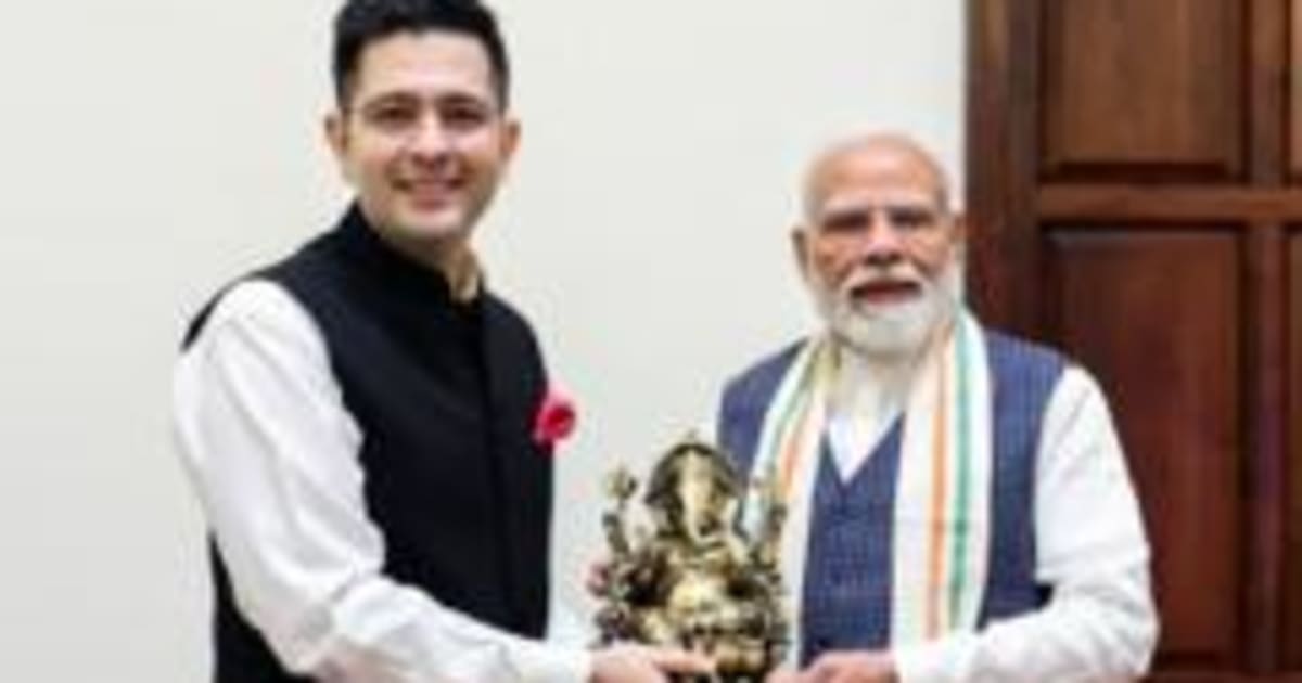 बीजेपी की कोर टीम में संदीप पाठक शामिल, राघव चड्ढा को लेकर असमंजस क्यों?