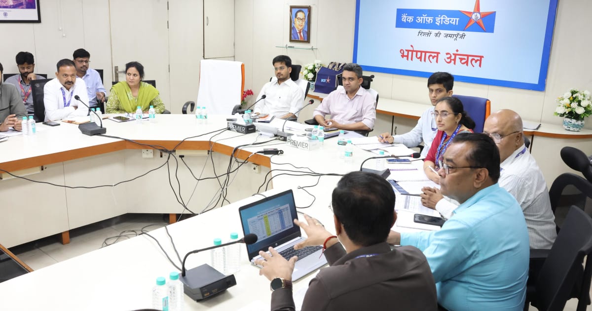 भोपाल- मुख्यमंत्री जनविश्वास अभियान में पीएम विश्वकर्मा योजना के प्रकरणों का त्वरित निराकरण करें : कलेक्टर