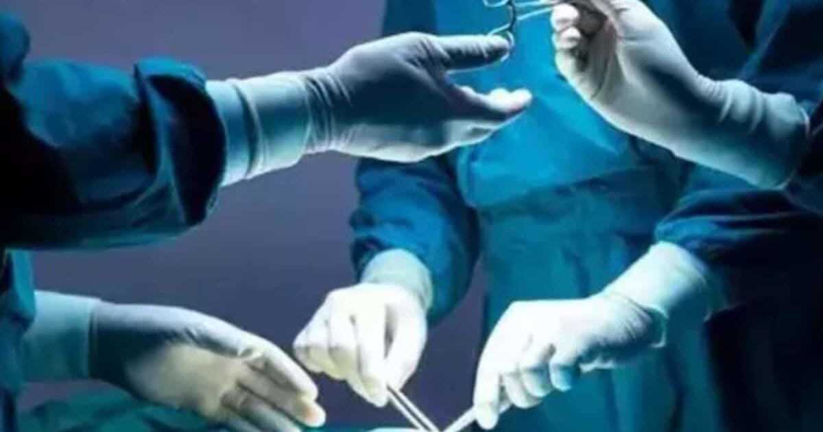 नवजात को गोद में लेने की ताकत नहीं… C-Section सर्जरी के बाद पेट में छूट गए ग्लव्स-टिश्यू, दर्द से तड़पी महिला