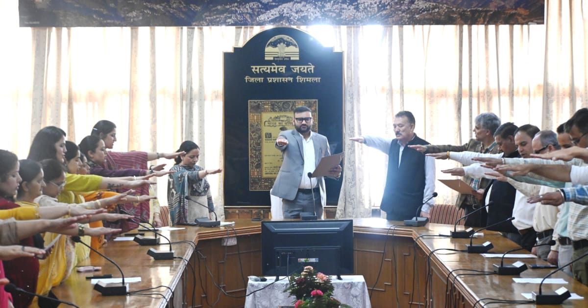 सद्भावना दिवस पर अतिरिक्त उपायुक्त ने दिलाई शपथ