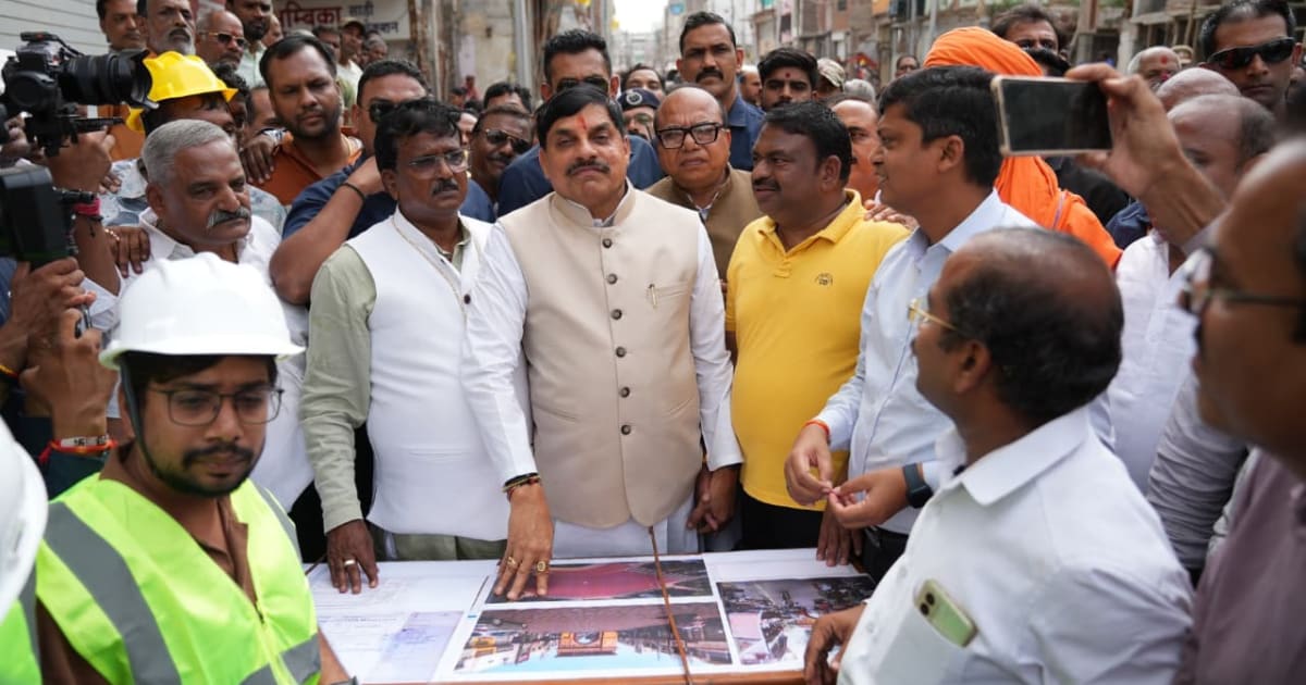 उज्जैन में सिंहस्थ 2028 की तैयारियों का सीएम मोहन यादव ने लिया जायजा, मार्ग चौड़ीकरण कार्य का किया निरीक्षण