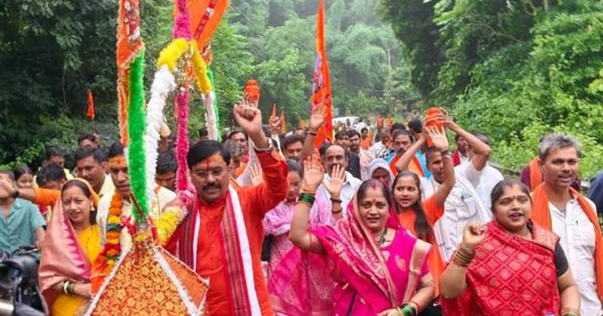 जबलपुर से 121 किलोमीटर लंबी पंच दिवसीय कांवड़ यात्रा का भव्य शुभारंभ किया