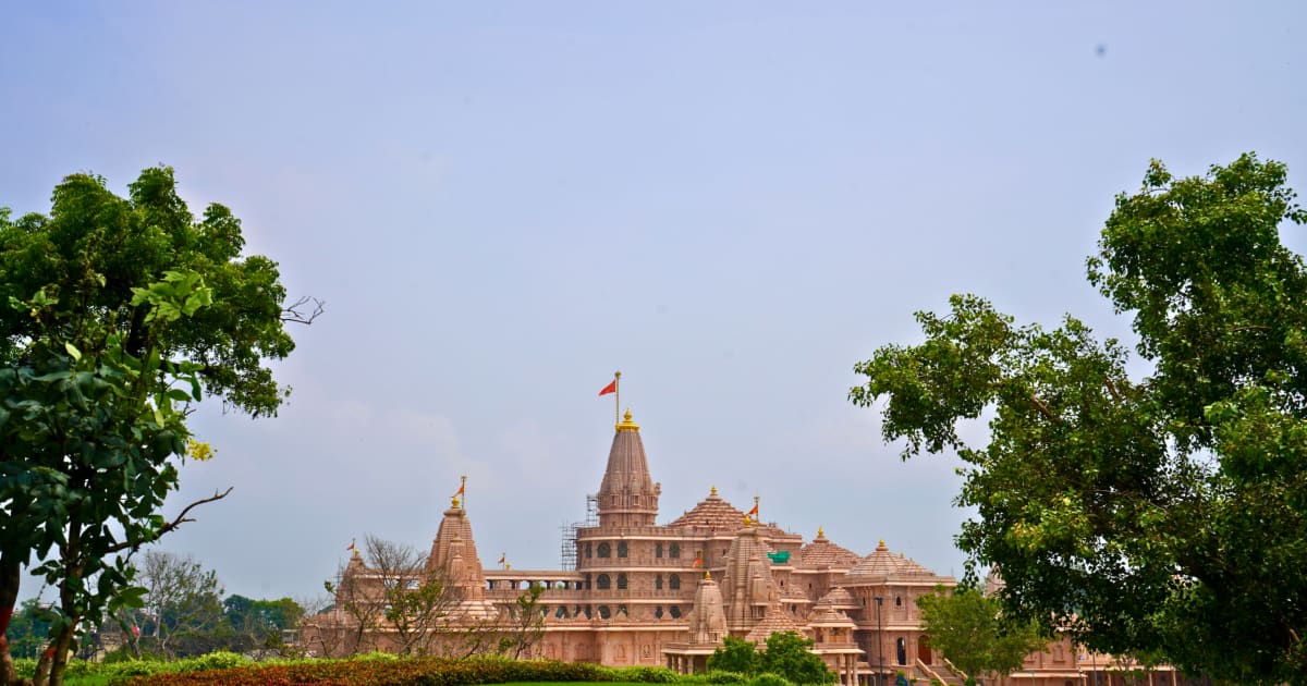 राम मंदिर ट्रस्ट ने VIP दर्शन और खजाना संभालने वाले कर्मचारी हटाए