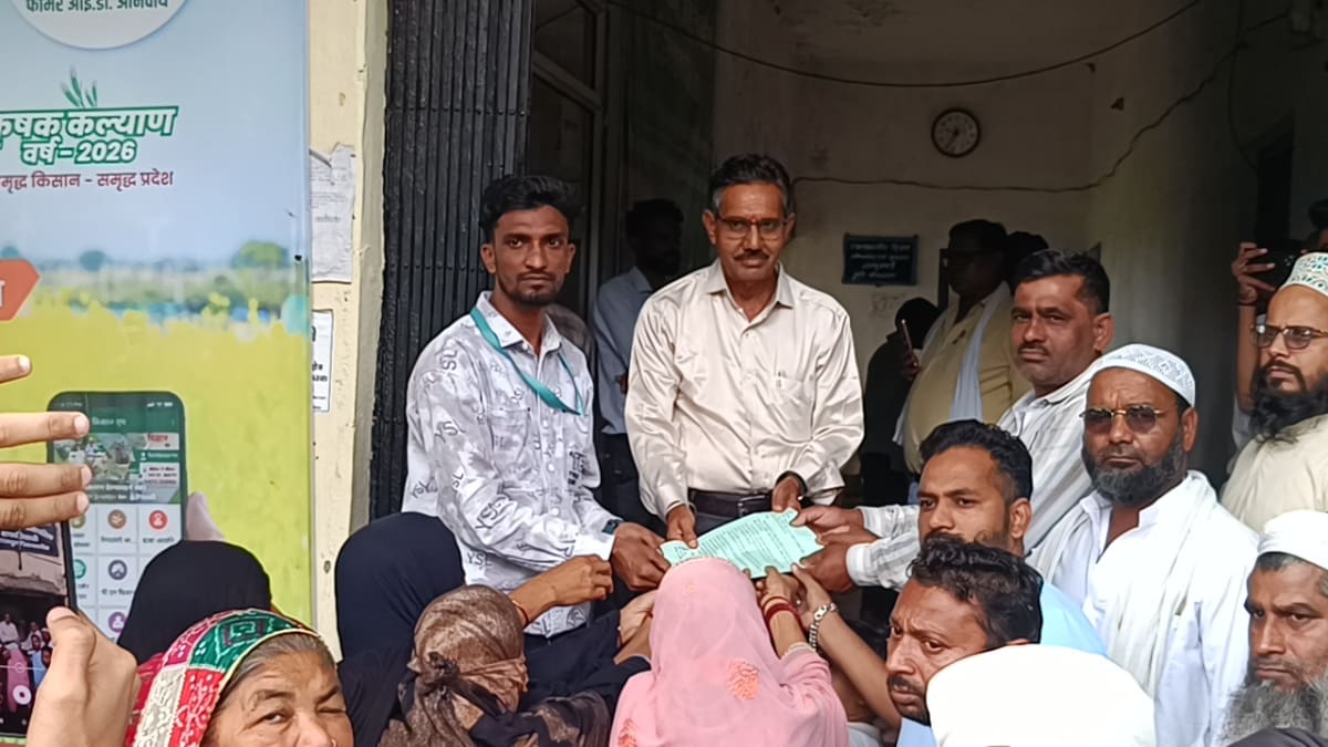 भगवानपुरा में UCC के विरोध में मुस्लिम समाज ने तहसीलदार को राष्ट्रपति के नाम सौंपा ज्ञापन