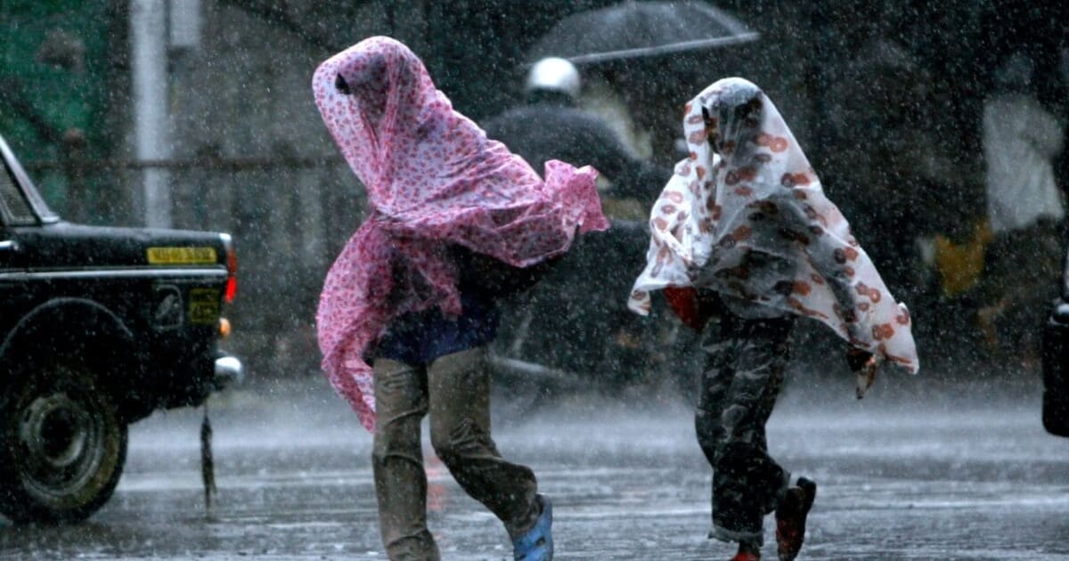 IMD Weather Today: अगले 6 दिनों तक मूसलाधार बारिश, मौसमी राक्षस ताकता रहेगा मुंह, पर दिल्लीवालों के लिए टेंशन