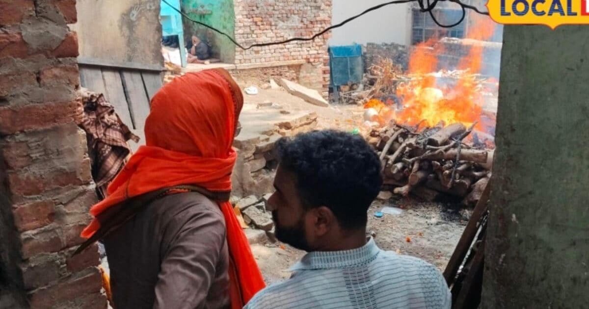 Ground Report: काशी में गंगा का रौद्र रूप, 84 घाट डूबे, मणिकर्णिका की छत और हरिश्चंद्र की गलियों में हो रहा शवदाह