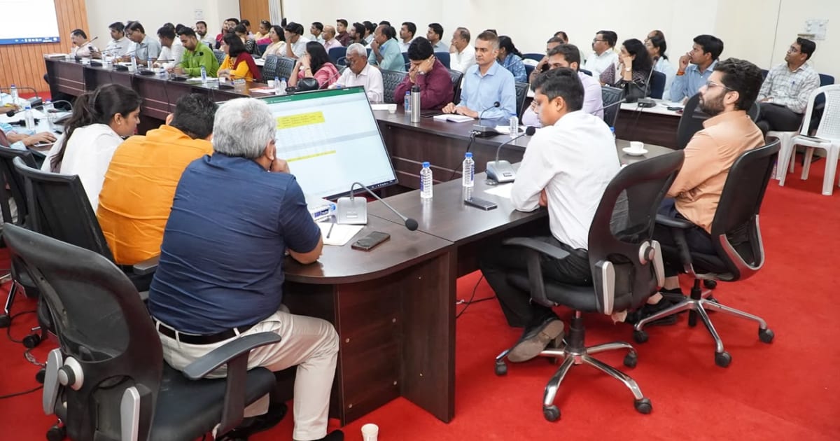 उज्जैन- जिले में 20 अगस्त से 15 सितंबर तक चलेगा एग्रीस्टेक, पैक्स सदस्यता एवं अग्रिम उर्वरक उठाव अभियान