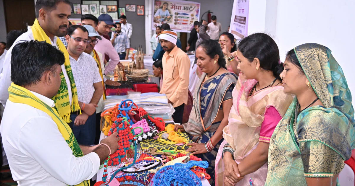 धमतरी में आयोजित हुआ ‘जनजातीय कारीगर सूचीबद्धता मेला’