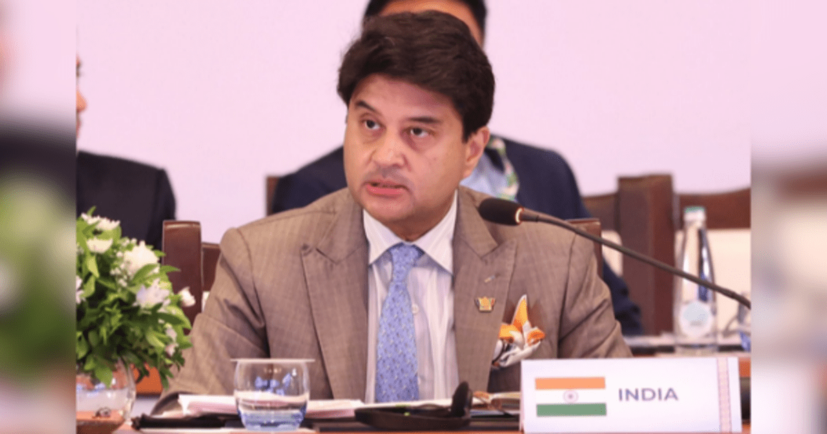 पुणे: संचार मंत्री ज्योतिरादित्य सिंधिया ने 12वीं ब्रिक्स संचार मंत्रियों की बैठक के समापन सत्र को संबोधित किया