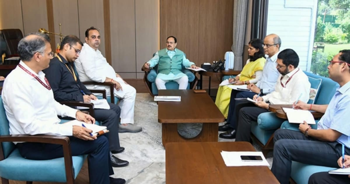 स्वास्थ्य मंत्री जेपी नड्डा ने एच-1एन-1 इन्फ्लूएंजा की मौजूदा स्थिति और तैयारियों की समीक्षा की