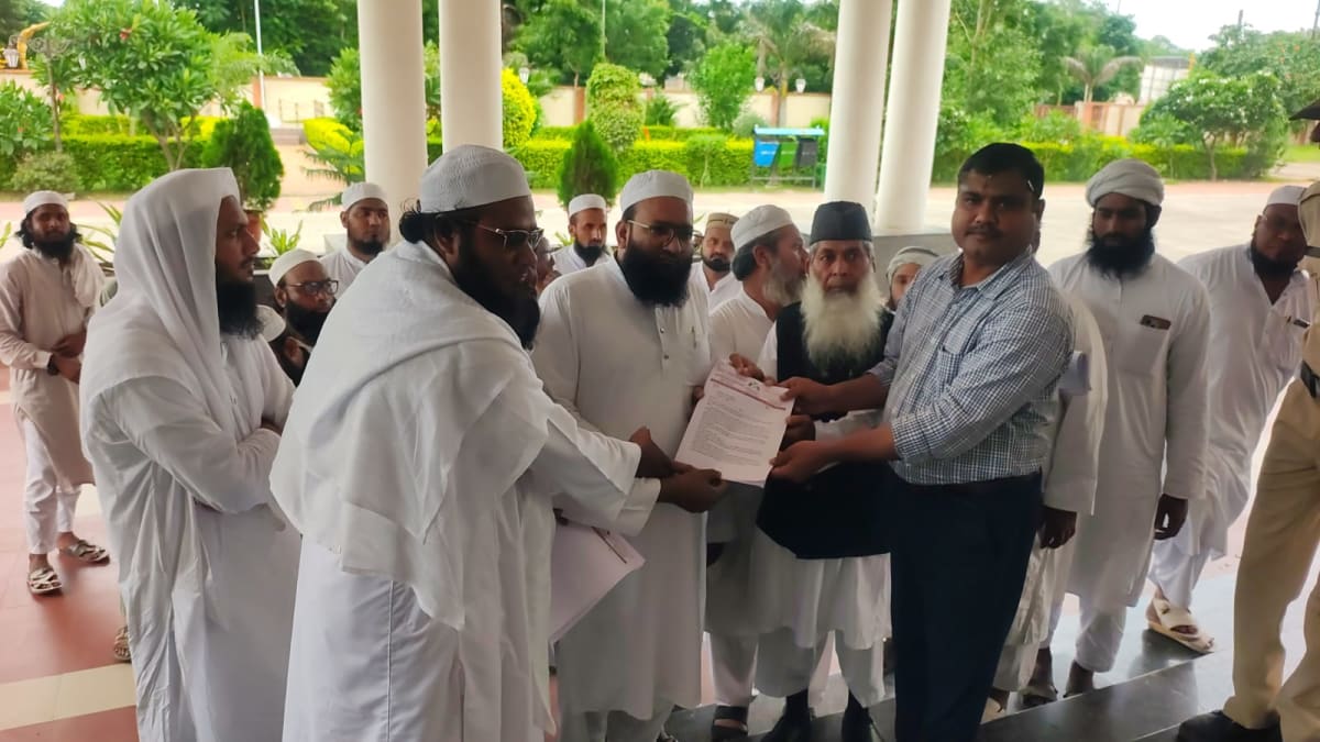 UCC के मसौदे पर खरगोन में विरोध तेज, जमीयत उलेमा ने राष्ट्रपति के नाम सौंपा ज्ञापन