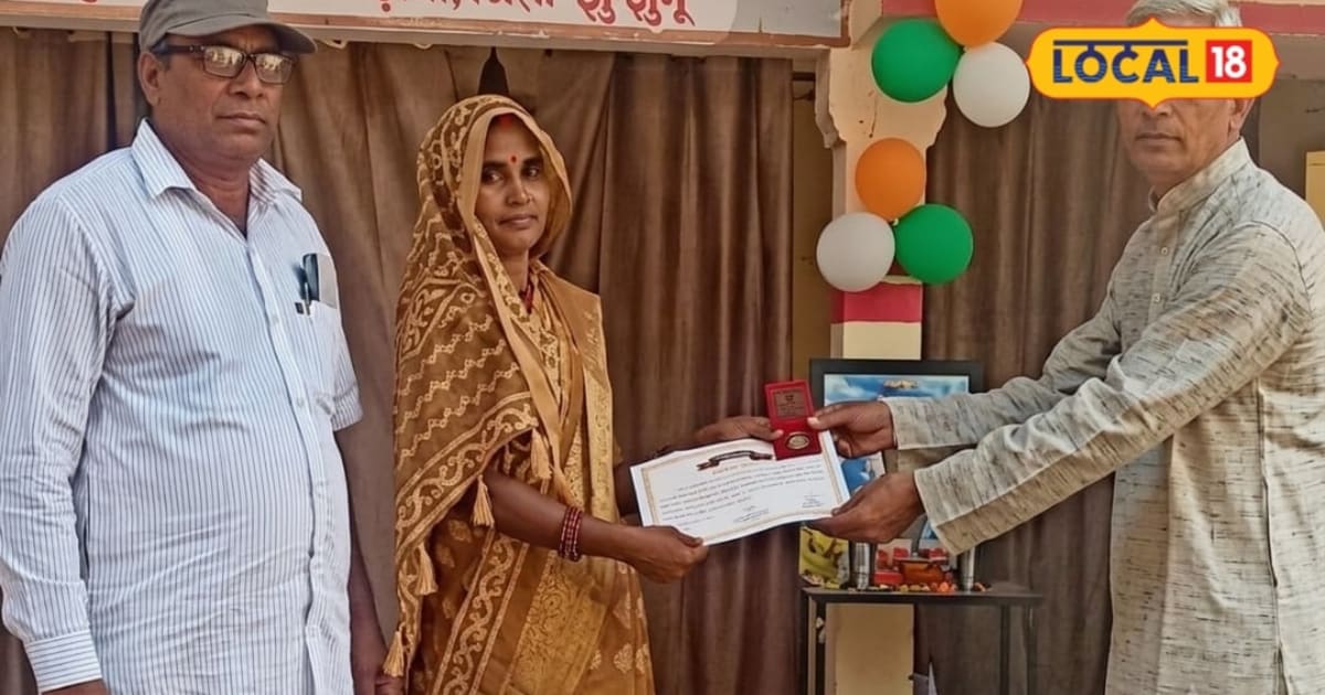 Jhunjhunu News: तिरंगा मैन से श्रवण पुरस्कार तक,  दिल्ली पुलिस के रिटायर्ड SI ने समाजसेवा में लगा दी जिंदगी की कमाई