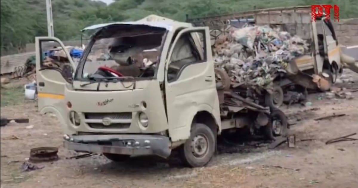 कच्छ में कबाड़ के बाड़े में भीषण धमाका, CCTV में दिखी तबाही; एक ही परिवार के 4 लोगों की मौत