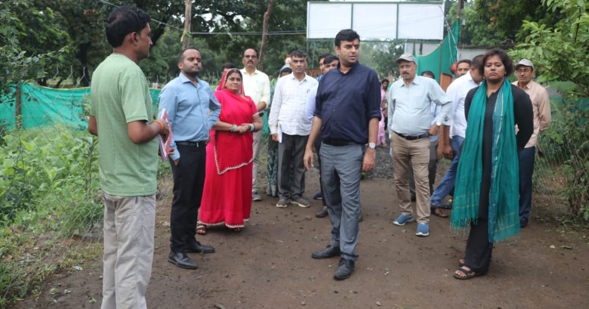 शहडोल: कलेक्टर ने किया खन्नौधी बायो जैविक खाद संयंत्र और गौशाला का निरीक्षण