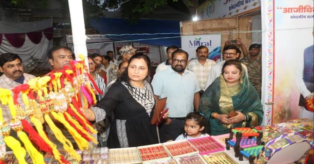 ग्वालियर- जिला पंचायत अध्यक्ष श्रीमती जाटव ने किया राखी मेले का शुभारंभ