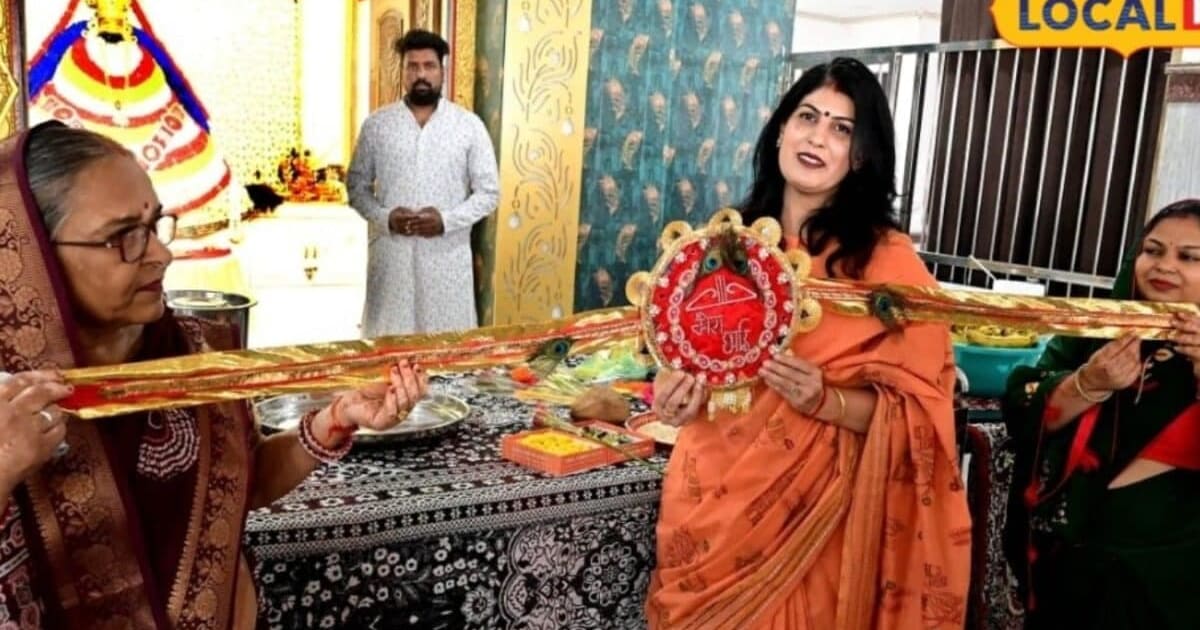 Khatu Shyam Baba: भाई मानकर श्याम बाबा को अर्पित की 7 फीट लंबी राखी, दर्शन के लिए उमड़ा भक्तों का सैलाब