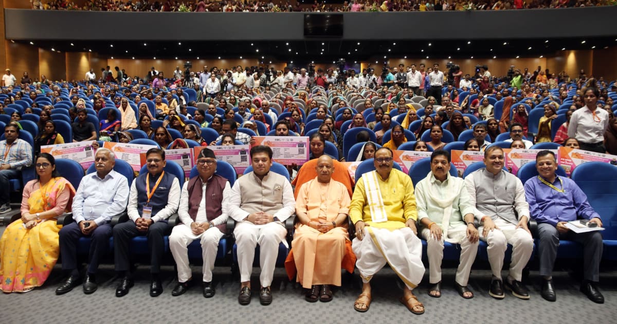 रक्षाबंधन से पहले मुख्यमंत्री ने 3.54 लाख 'रसोइया बहनों' को दिए चार बड़े उपहार