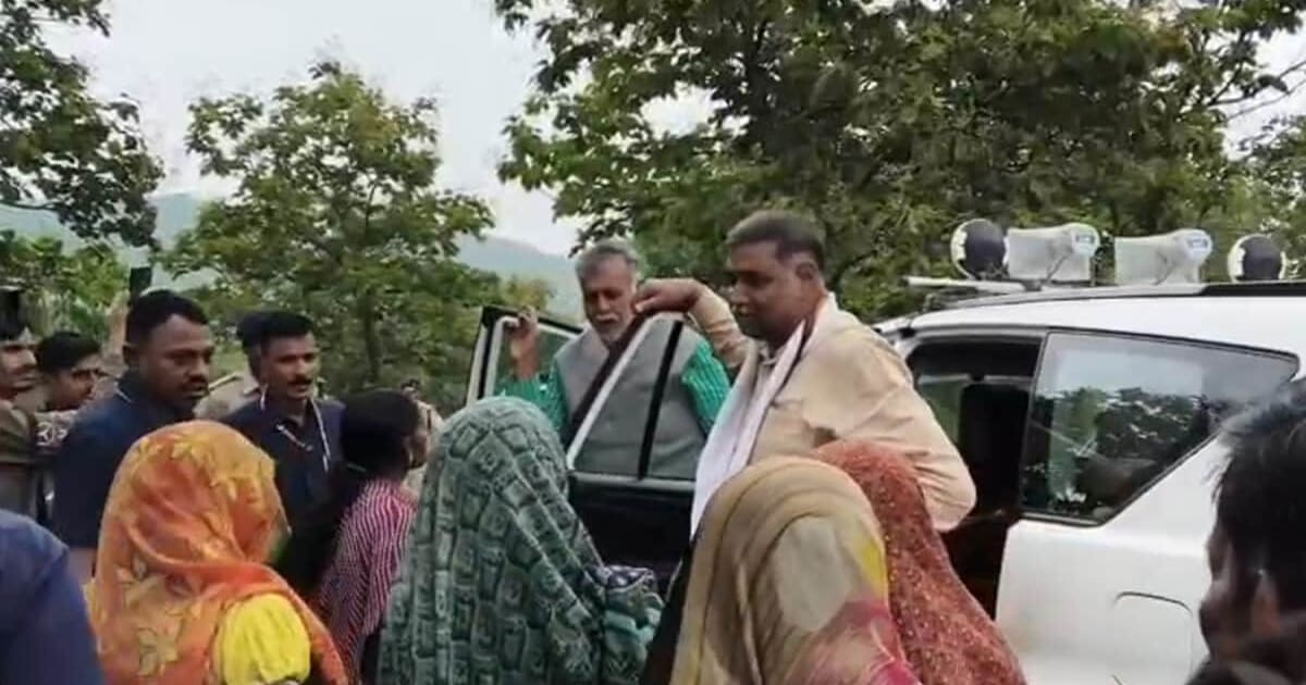 Narsinghpur: नीमखेड़ा में पेयजल संकट, महिलाओं ने रोका मंत्री प्रहलाद पटेल का काफिला
