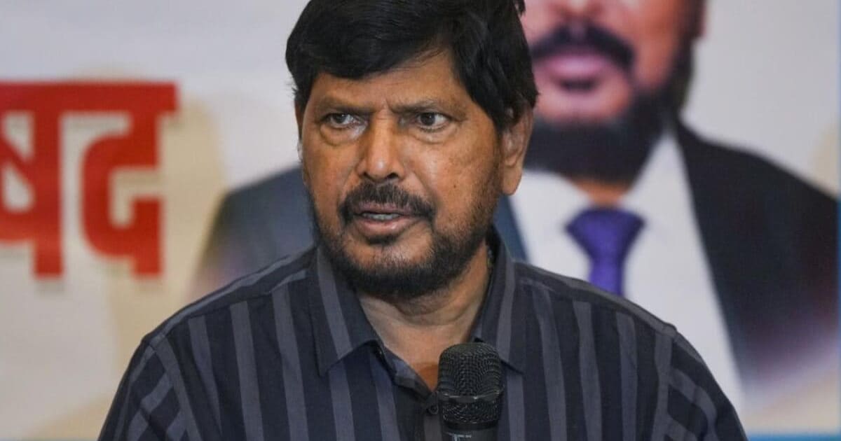 'आरक्षण का विरोध करने वाले संविधान विरोधी हैं', रामदास अठावले बोले, 'राजद्रोह का मुकदमा दर्ज हो'