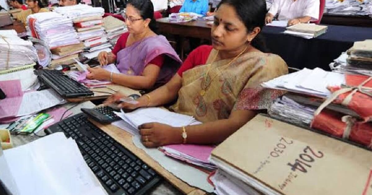 टेंशन खत्म! सरकारी विभागों के चक्कर हो गए आधे,कैसे फटाफट शिकायतों को निपटा रही मोदी सरकार