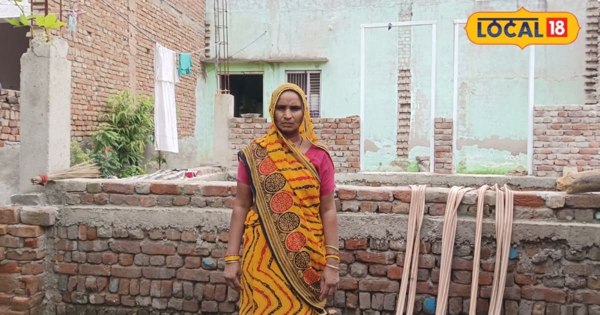 मथुरा के महोली गांव में प्रधानमंत्री आवास योजना के अधूरे पड़े मकान, लाभार्थी बोले 1 साल बाद भी नहीं आयी दूसरी किस्त, टीन में रहने को मजबूर