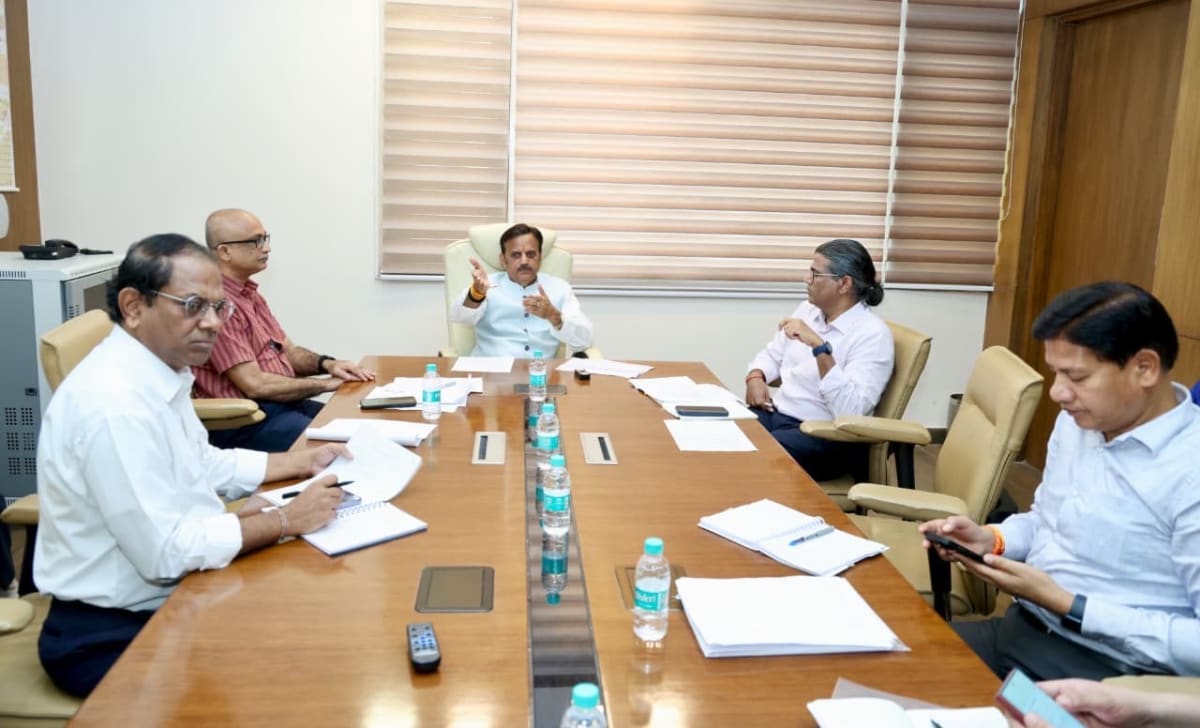 बालाघाट में चिकित्सकीय एवं सहायक चिकित्सकीय मैनपावर को सर्वोच्च प्राथमिकता से सुदृढ़ करें: उप मुख्यमंत्री राजेंद्र शुक्ल