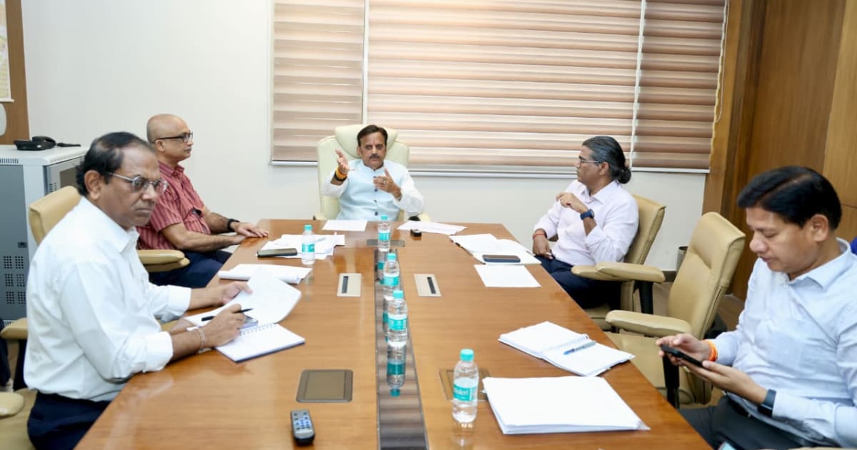 बालाघाट में चिकित्सकीय एवं सहायक चिकित्सकीय मैनपावर सर्वोच्च प्राथमिकता से सुदृढ़ करें : उप मुख्यमंत्री श्री शुक्ल
