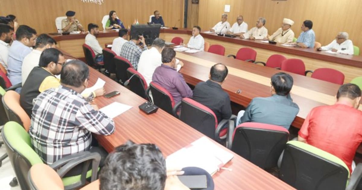 नरसिंहपुर- ईद मिलाद-उन-नवी, जन्माष्टमी एवं गणेश उत्सव को लेकर शांति समिति की बैठक सम्पन्न