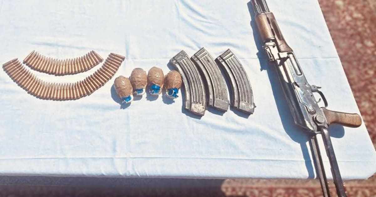 सोपोर में सुरक्षाबलों की बड़ी कार्रवाई, AK-47 और IED बरामद