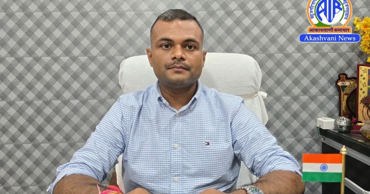 जौनपुर में भारी बारिश और जलभराव के चलते कक्षा 1 से 8 तक के स्कूल बंद