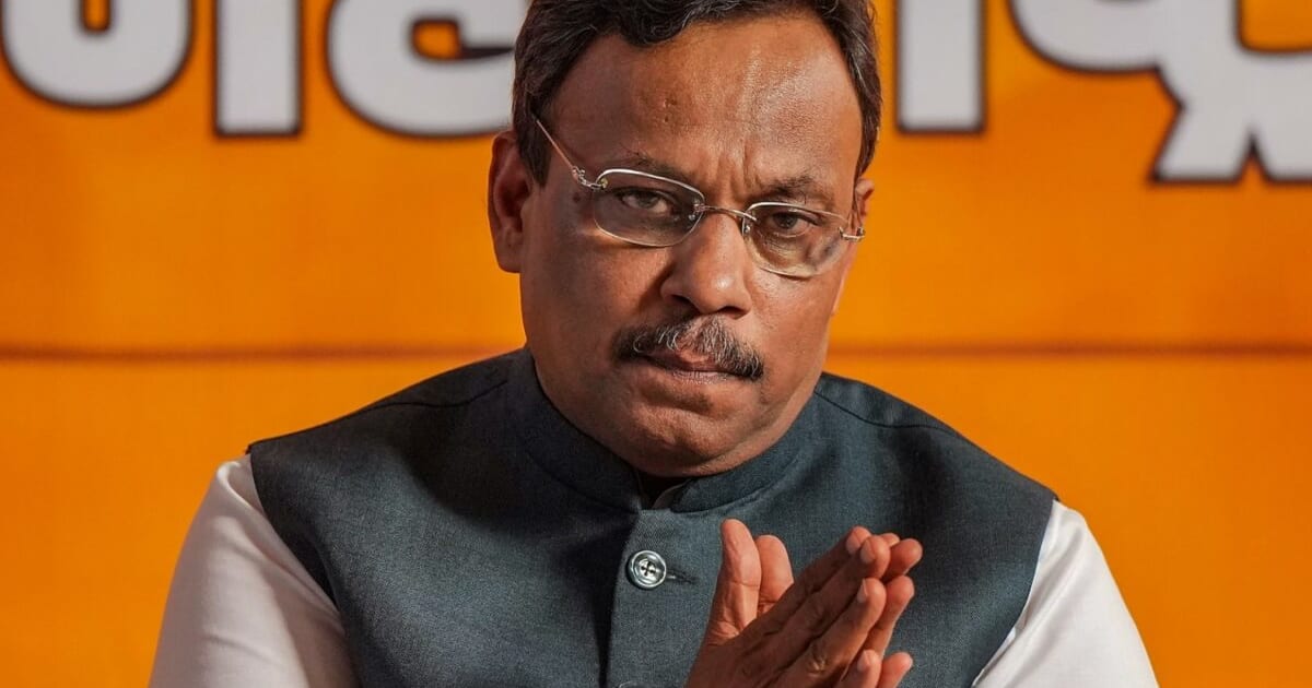 यूपी चुनाव: अखिलेश-राहुल के लिए खतरे की घंटी है मोदी-शाह के भरोसेमंद विनोद तावड़े का 'मिशन 100'