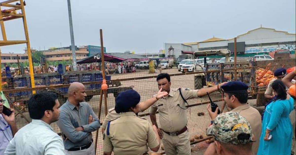 सीहोर : कुबेरेश्वर धाम में कांवड़ यात्रा सुचारू रूप से जारी