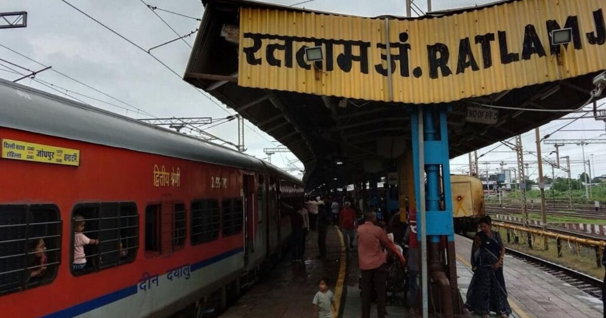 रोज 35 लाख सफाई पर खर्च, फिर भी ट्रेनों में चूहों व कॉकरोच के आतंक से परेशान लोग, 262 करोड़ का कॉन्ट्रैक्ट