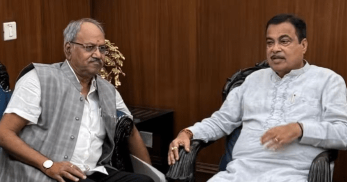 केंद्रीय मंत्री नितिन गडकरी से मिले सांसद बृजमोहन अग्रवाल