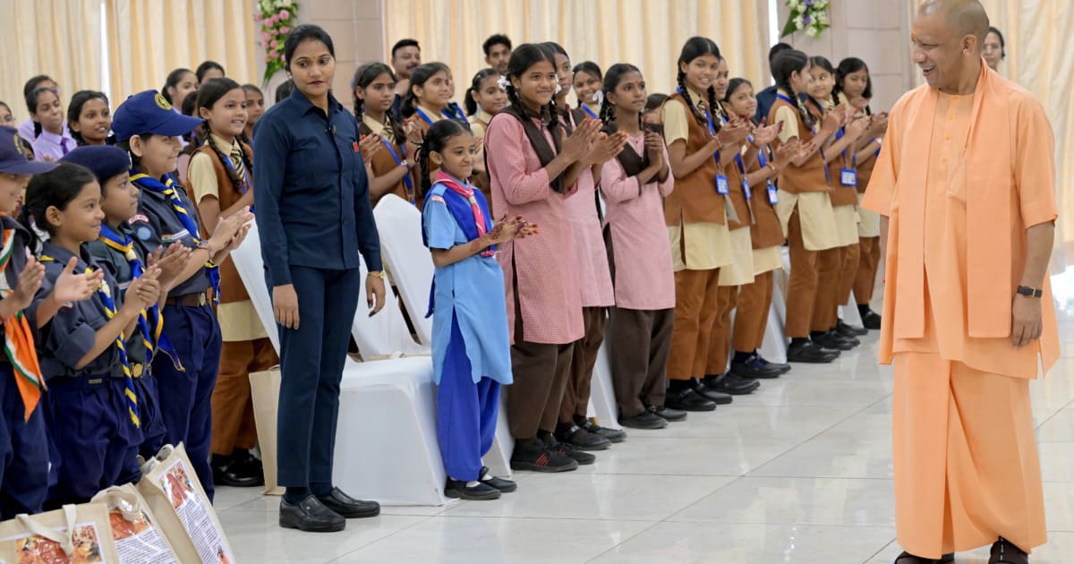 बेटियों के सपनों को पंख दे रही डबल इंजन सरकार: मुख्यमंत्री योगी