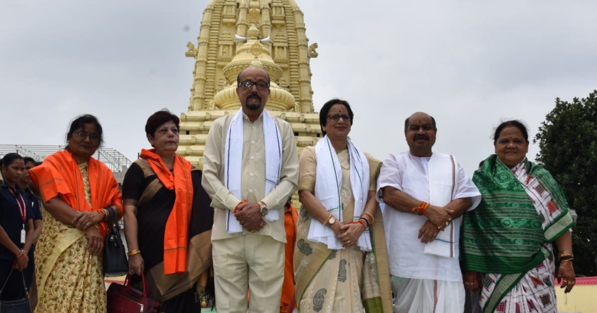 रक्षाबंधन पर राज्यपाल श्री डेका ने भगवान जगन्नाथ के दर्शन कर बांधा रक्षासूत्र