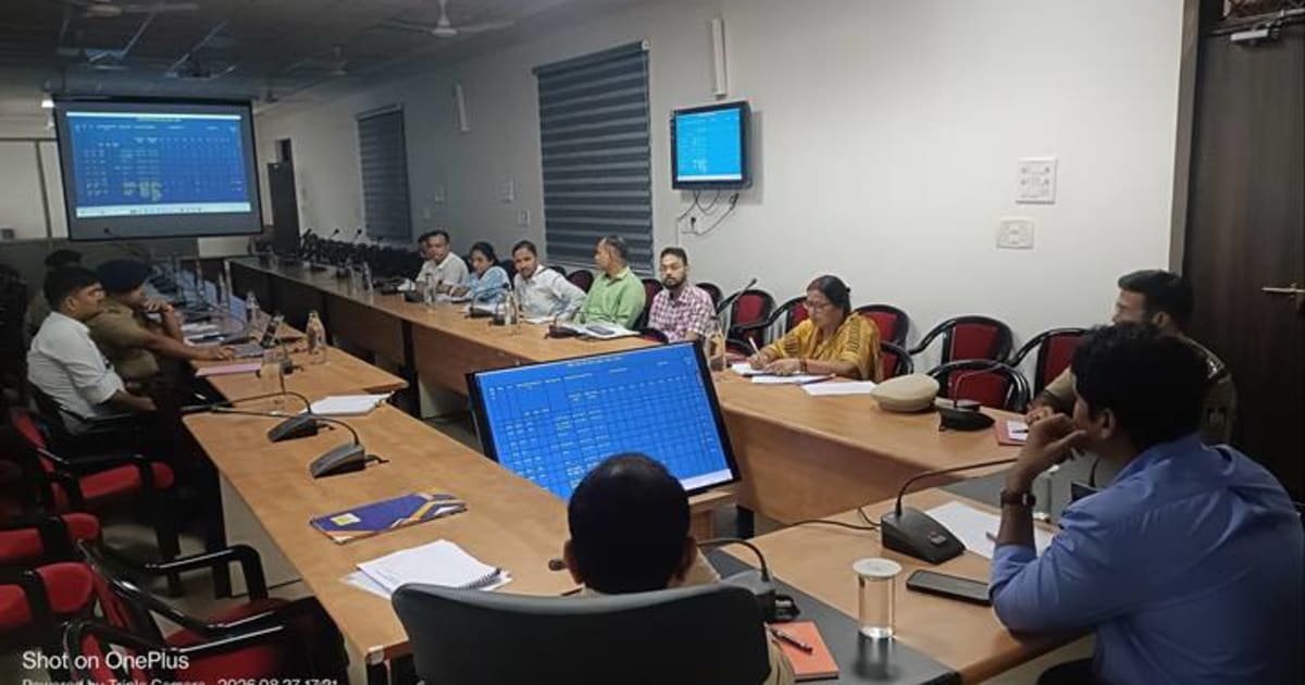 छतरपुर : शहर की यातायात व्यवस्था को बेहतर बनाने सड़कों एवं दुकानों के बाहर का अतिक्रमण हटाने के कलेक्टर ने दिए निर्देश