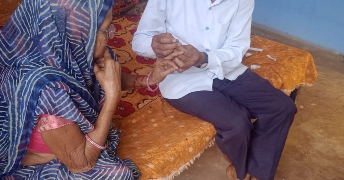श्योपुर जिले में मलेरिया नियंत्रण एवं रोकथाम हेतु विभिन्न ग्रामों में लार्वा सर्वे, फीवर सर्वे एवं जन-जागरूकता गतिविधियां आयोजित की
