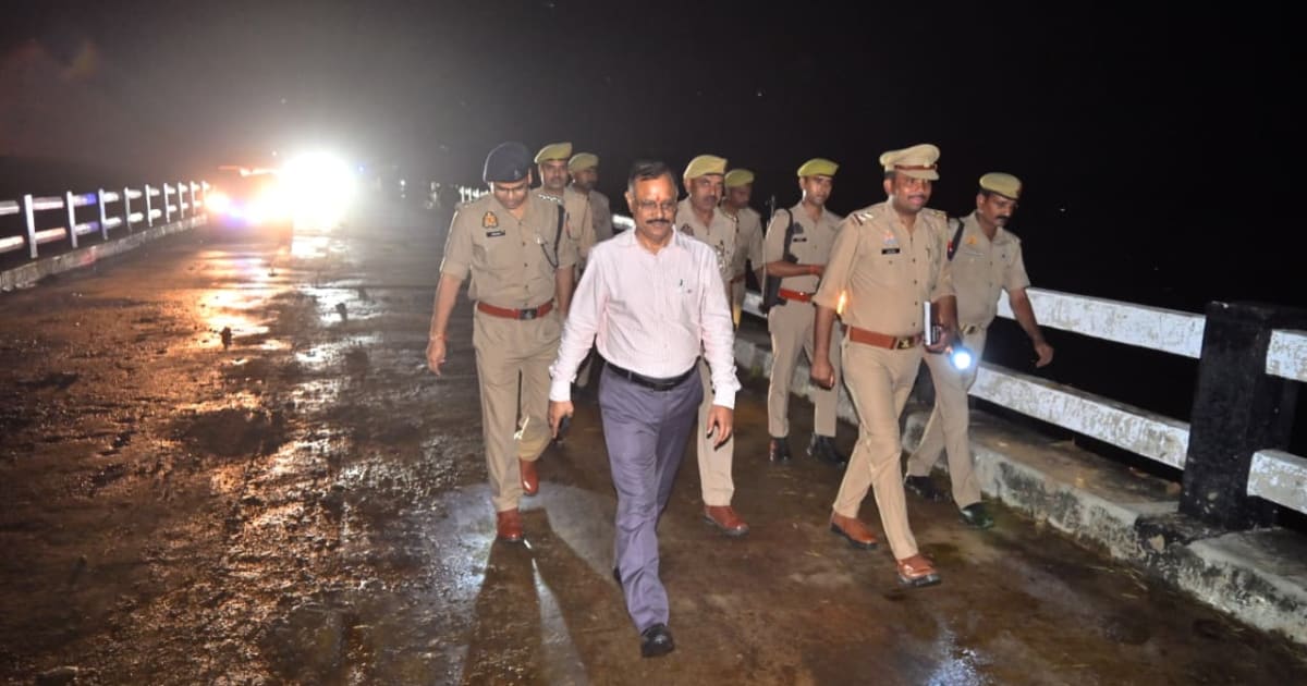 अन्तर्राज्यीय सीमा पर पुलिस अधीक्षक ने परखी सुरक्षा व्यवस्था