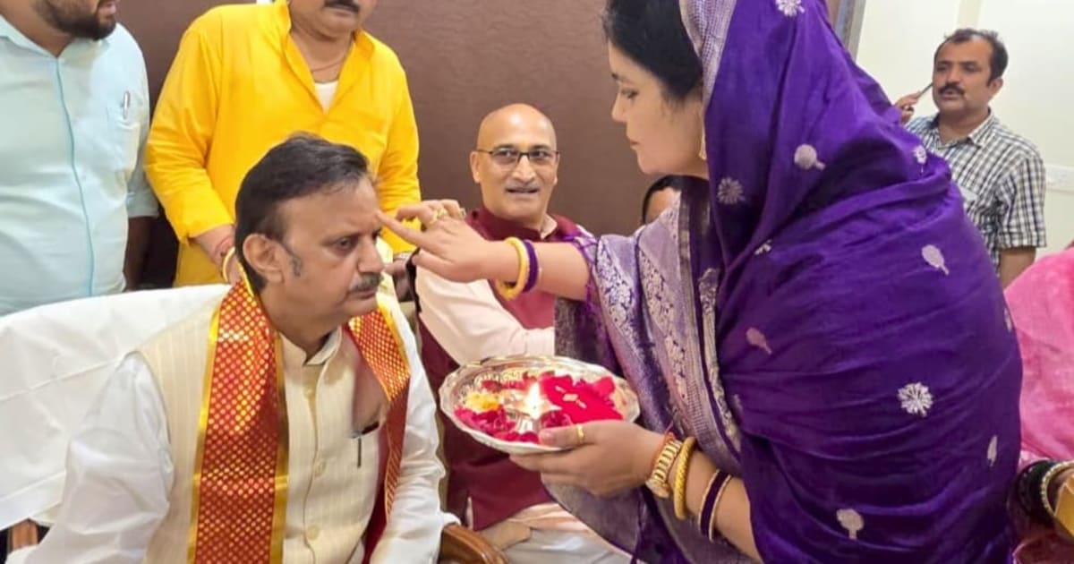 रीवा में बहनों से राखी बंधवाकर बोले डिप्टी CM राजेंद्र शुक्ल- बहनों का स्नेह ही देश की वास्तविक ताकत