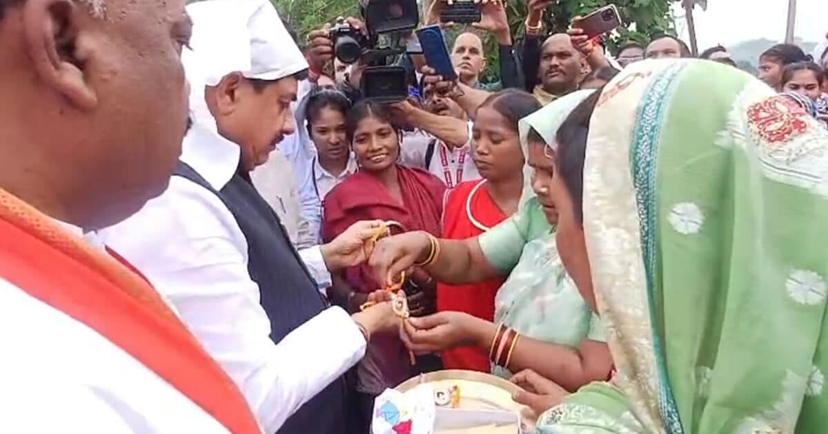 Balaghat: बालाघाट के बैगा अंचल पहुंचे सीएम मोहन यादव, मृत बच्चों के परिवारों को 2 लाख की सहायता