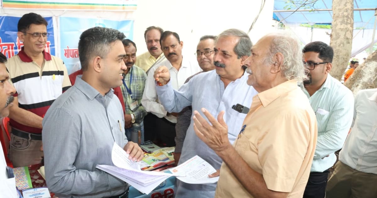 भोपाल : मुख्यमंत्री जनविश्वास अभियान के तहत शाहपुरा के वार्ड-51 में जन-कल्याण शिविर आयोजित