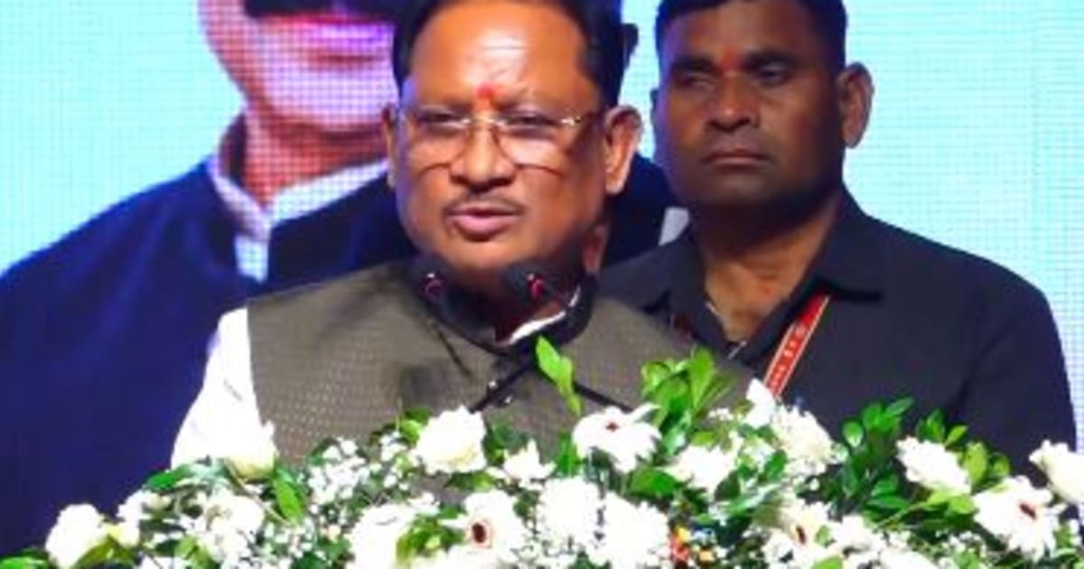 मुख्यमंत्री खिलाड़ियों, प्रशिक्षकों और निर्णायकों को खेल अलंकरण से किया सम्मानित