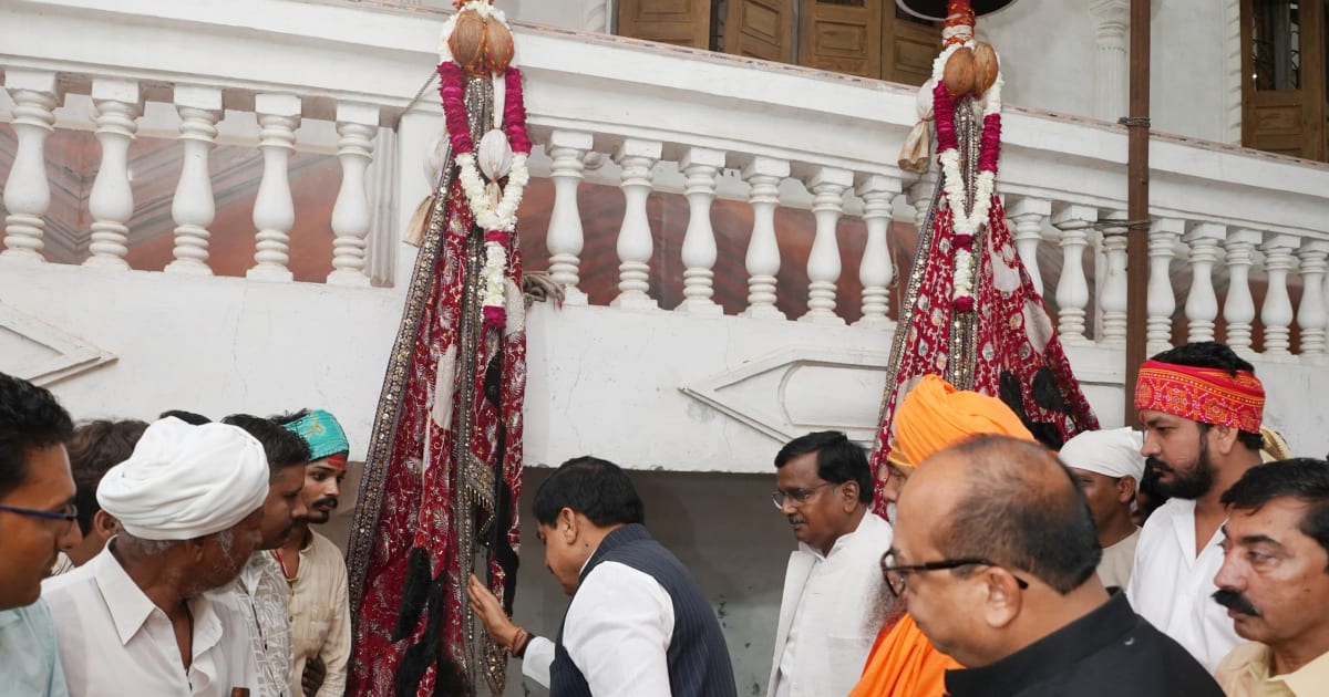 मुख्यमंत्री डॉ. यादव ने उज्जैन में वाल्मीकि धाम आश्रम में किया छड़ी-पूजन