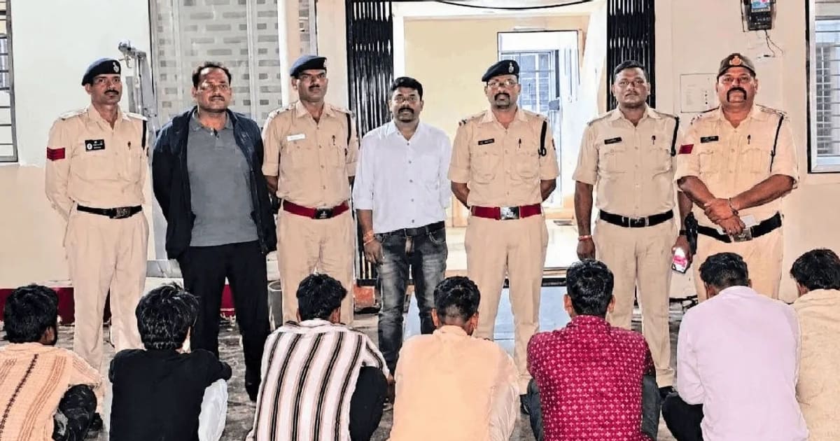 Bhopal News: 24 साल पहले भगाकर की थी शादी, अब सौतेले बेटे ने उठाया ऐसा कदम…. घर पर पसर गया मातम