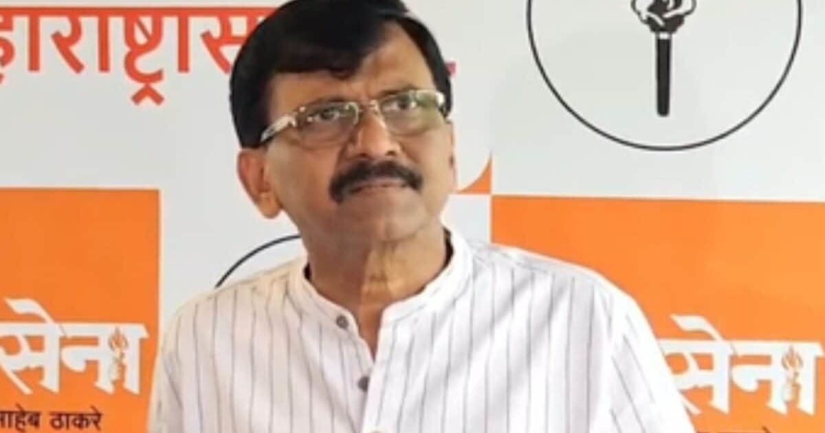 'खरगे के मंच के शुद्धिकरण पर दर्ज हो SC/ST केस', संजय राउत ने मोहन भागवत के हिंदू वाले बयान पर खड़े किए सवाल